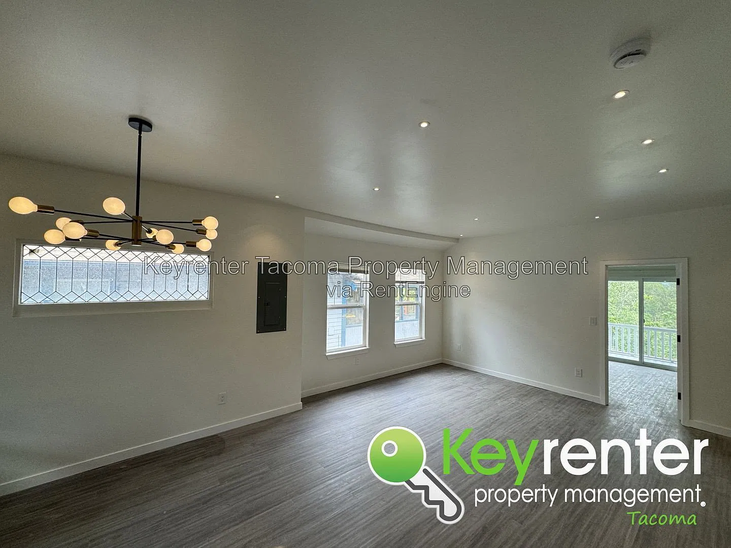 4 bed, 2.0 bath, 1300 sqft, $2,500 — Photo 3