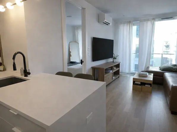 228 Berry Street image 1 of 22