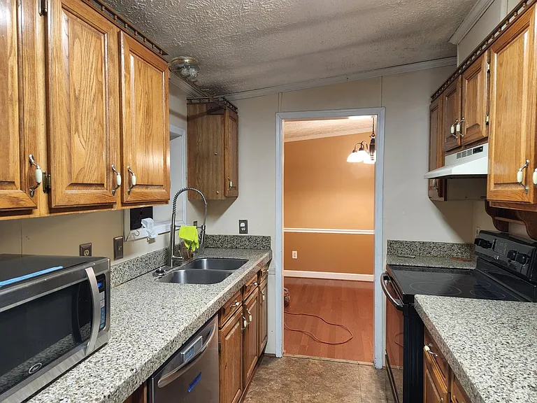 6932 Wade Dr — Photo 15