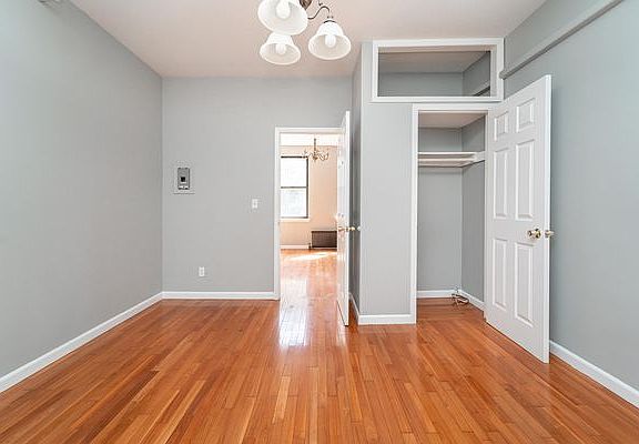 5th image of 3011 Broadway APT 2