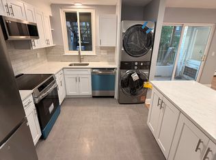 498 Fountain St #B1, New Haven, CT 06515