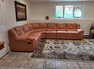 37 Locust St, Burlington, MA 01803