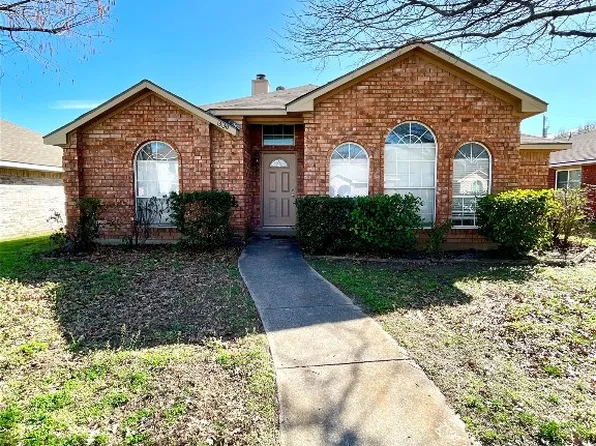 13130 Green Valley Dr, Balch Springs, TX 75180
