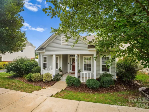 8752 Westwind Point Dr, Cornelius, NC 28031