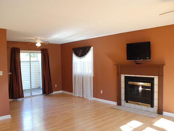 Open living / dining