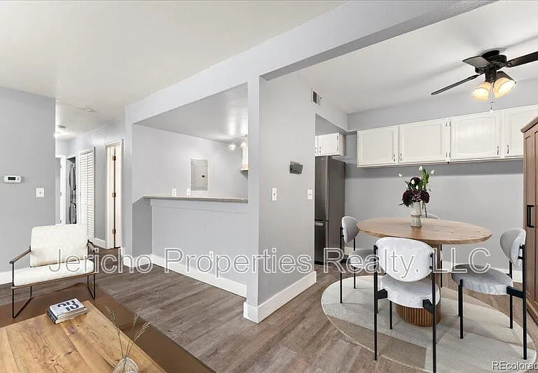 6350 Oak St #103 — Photo 9