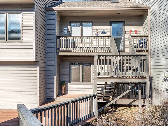 3rd image of 1835 E Waters Edge Dr