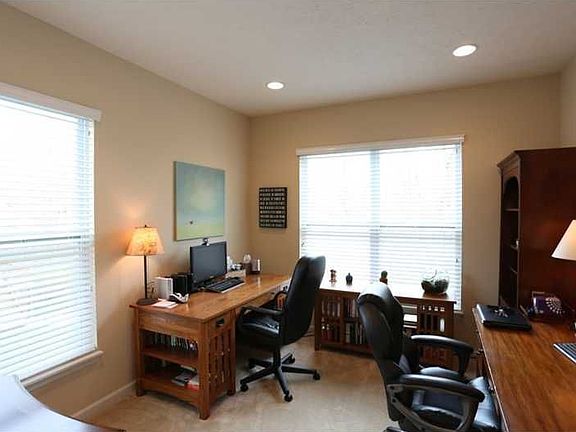 4th image of 10355 Plumas Ln