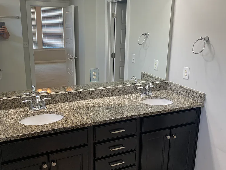 4221 Courtly Ln — Photo 22