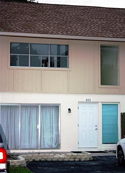 1st image of 835 NW 81st Ter
