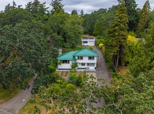 628 Fernhill Rd, Esquimalt, BC V9A 4Y9