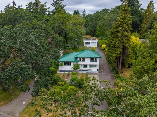 628 Fernhill Rd, Esquimalt, BC V9A 4Y9