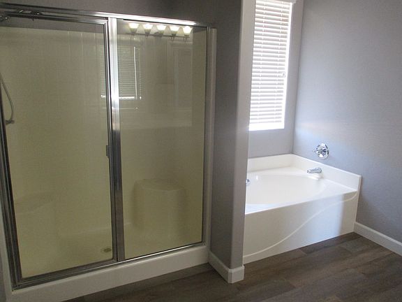 5th image of 15554 N 165th Dr
