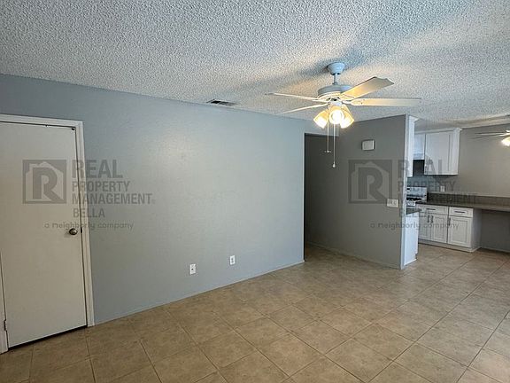 3rd image of 3809 Eisenhower Dr