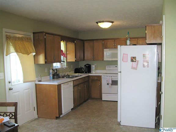 3rd image of 317 Parker Pl