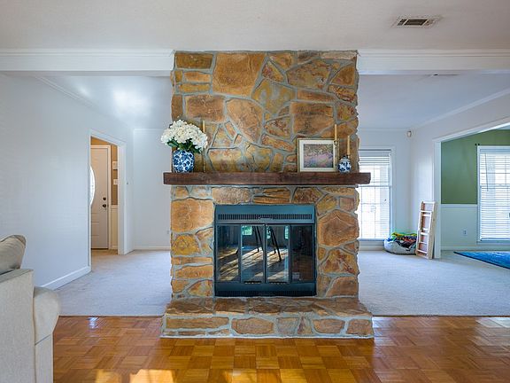 5th image of 2309 N Sherwood Dr