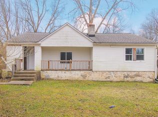 7089 Lewis Dr, Chagrin Falls, OH 44023