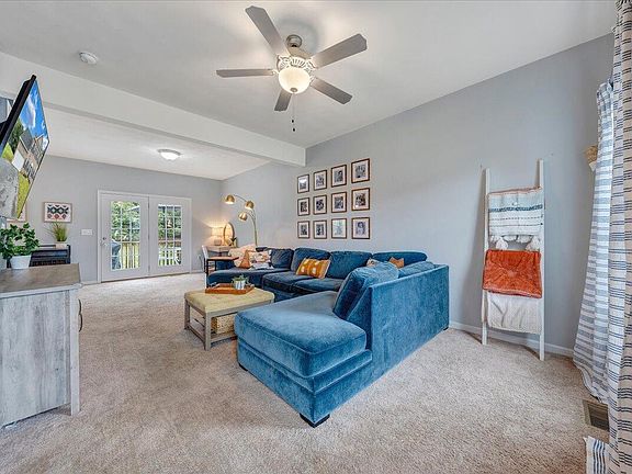 2nd image of 2081 Lawson Ln