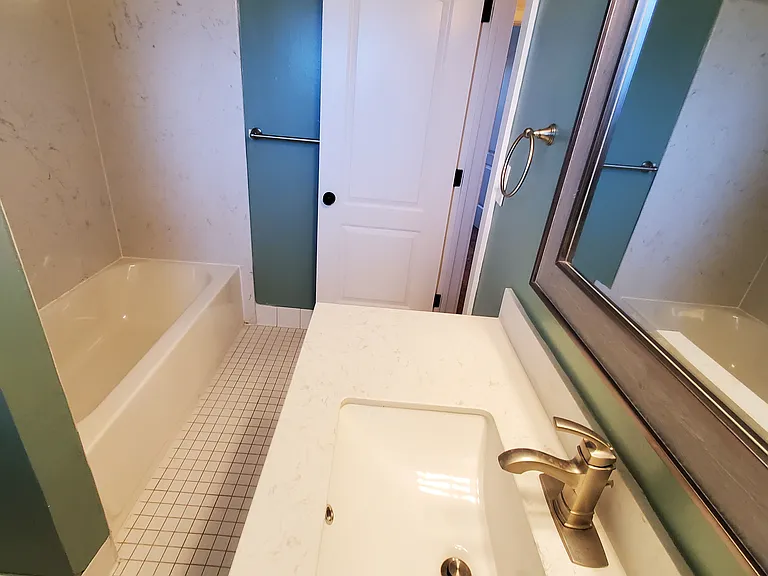 Manzanita Apartments — Photo 20