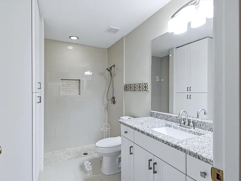 6283 Green View Cir #102 — Photo 12