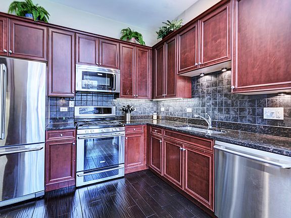 3rd image of 4406 Lainie Cir