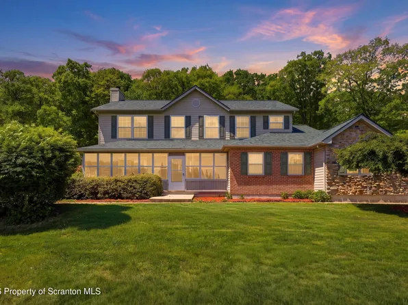 116 Overlook Dr, Saylorsburg, PA 18353