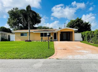8520 NW 15th St, Pembroke Pines, FL 33024