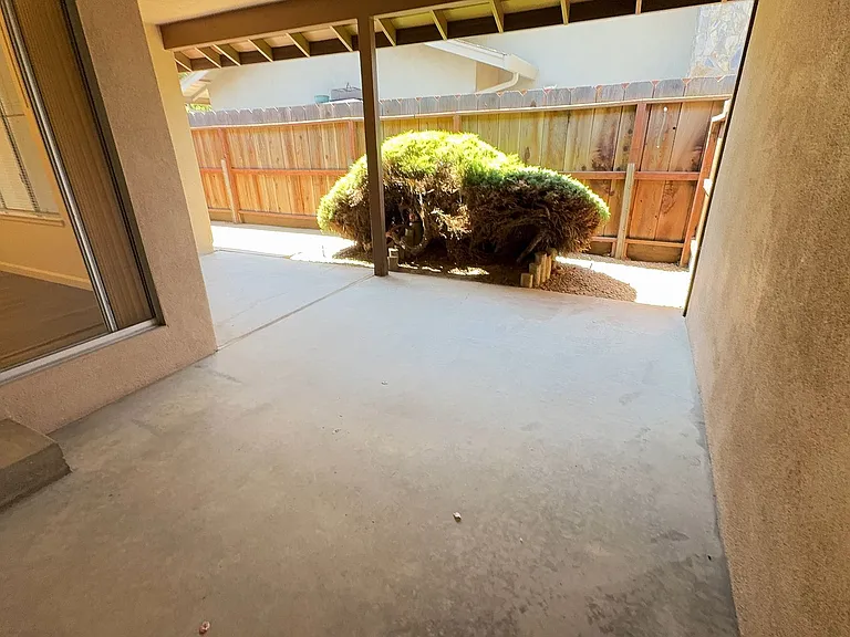 3469 Claremont Ave — Photo 12