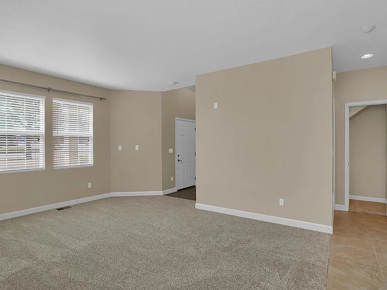 5450 Jordy Russ Grv — Photo 6