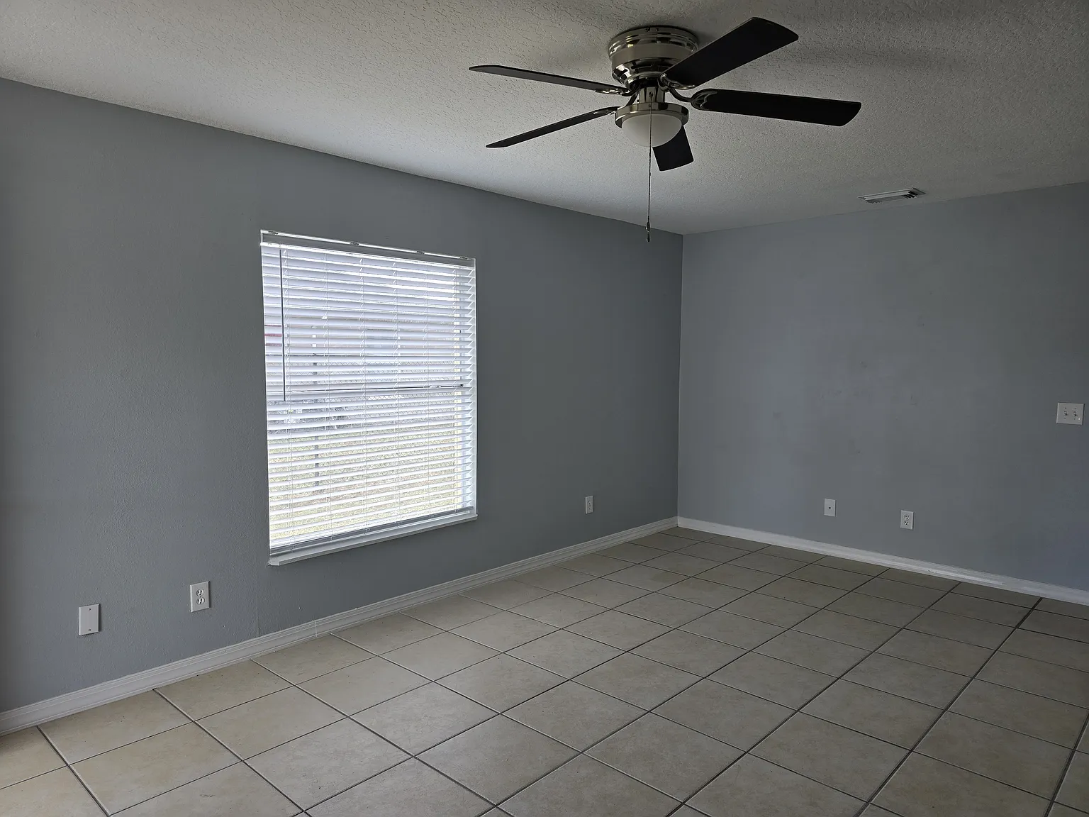 2 bed, 826 sqft, $1,550 — Photo 3