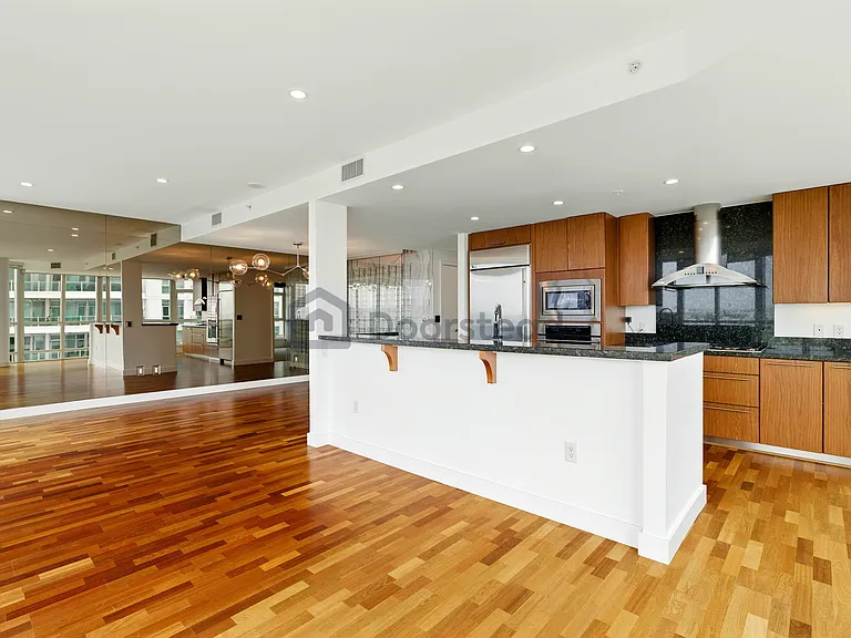 3141 Michelson Dr #1008 — Photo 12