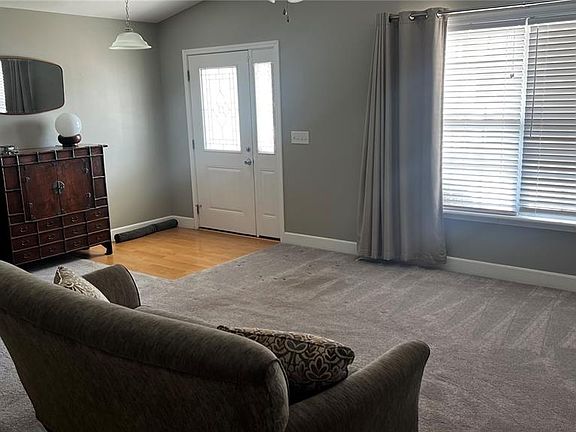 4th image of 702 Gracie Way