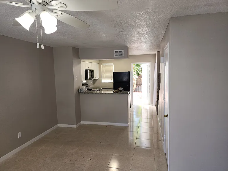 11339 Grandville Dr — Photo 3