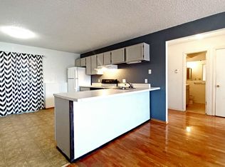935 Hathaway Dr, Colorado Springs, CO 80915