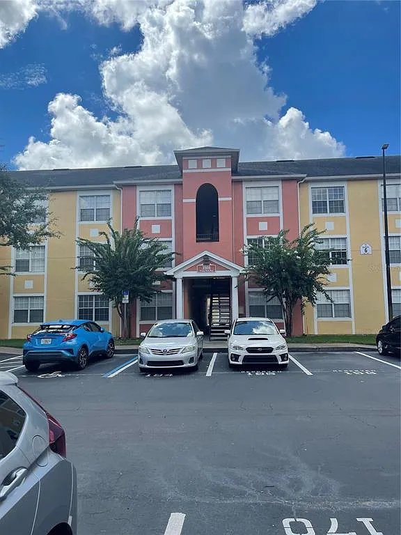 3 bed, 2.0 bath, 1134 sqft, $2,200 — Photo 1