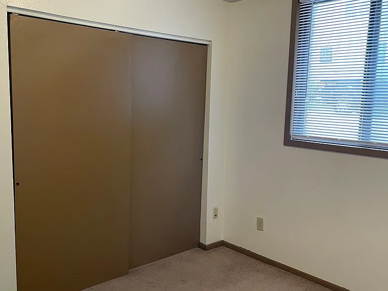 132 N Dodge St #3 — Photo 7