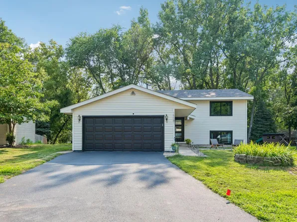 15081 Summerhill Dr, Eden Prairie, MN 55346