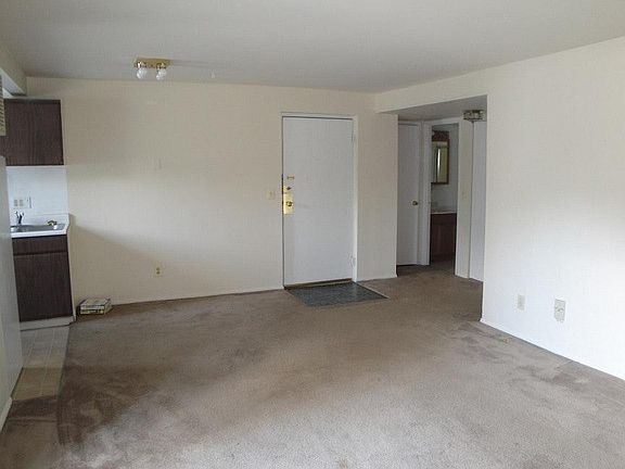 3rd image of 3060 Marshall Ave