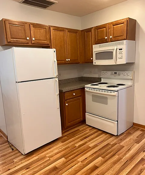 1 Rhubena St #2L — Photo 6