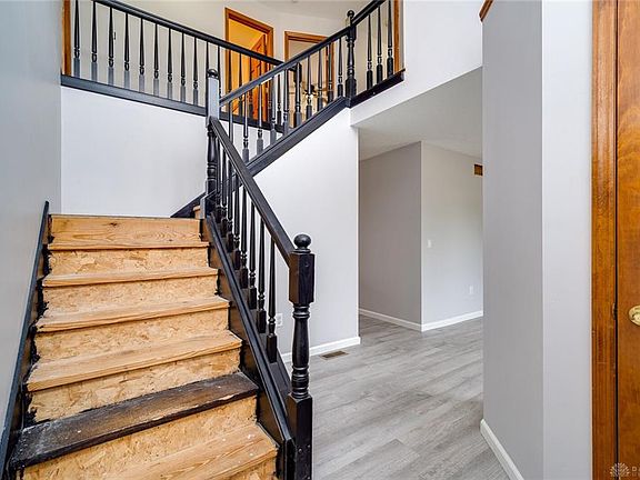 5th image of 105 Ethelrob Cir