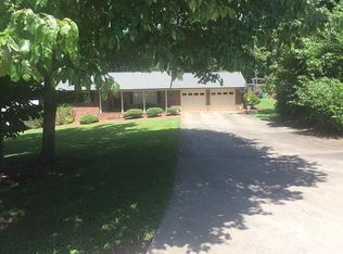 2613 Binkley Rd, East Bend, NC 27018