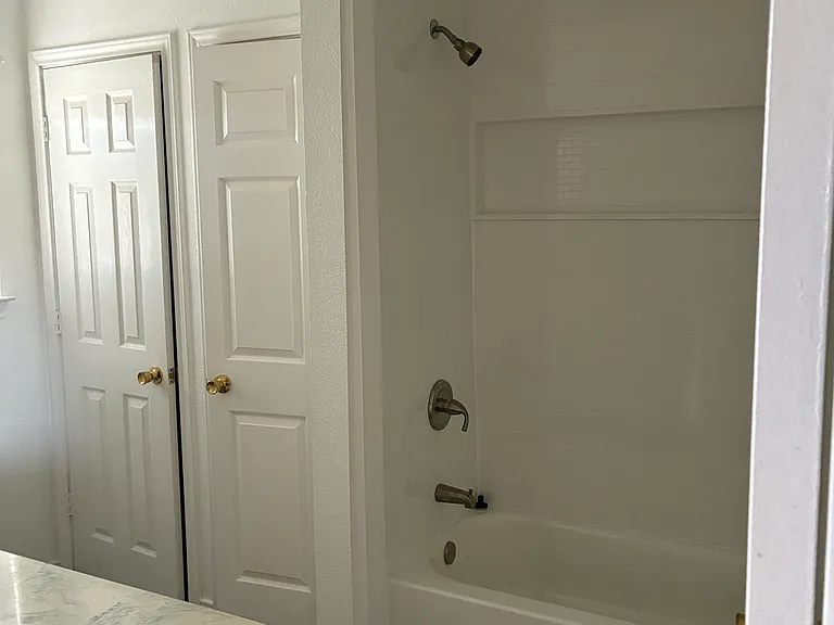 406 N Denny St #B — Photo 11