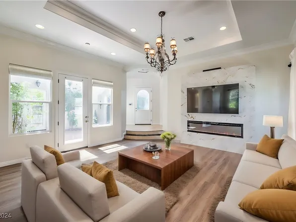 300 Prince Charming Ct, Las Vegas, NV 89145