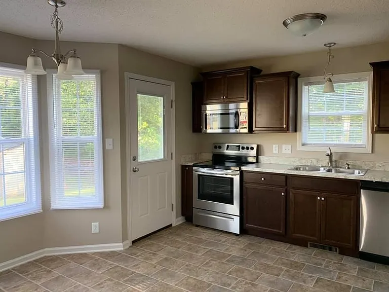2837 Teakwood Dr — Photo 6