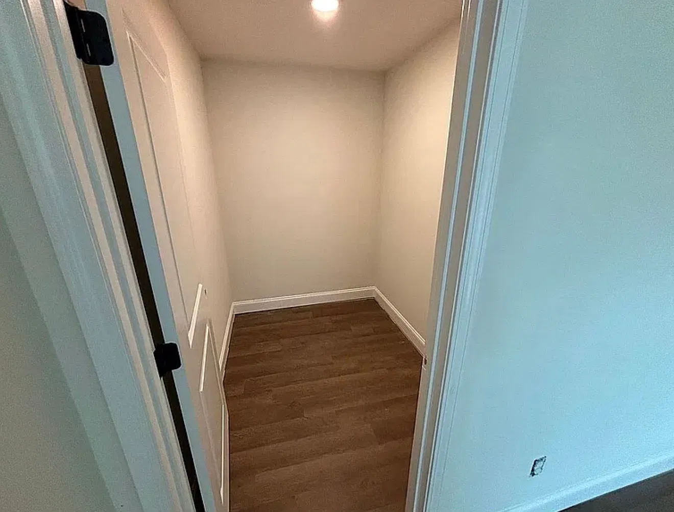 2 bed, 1000 sqft, $1,500 — Photo 2