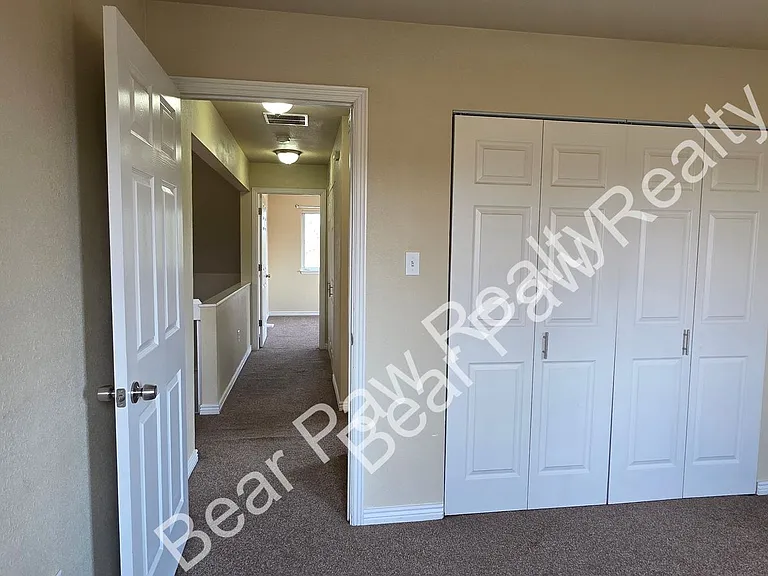 322 Hacienda Ct — Photo 13
