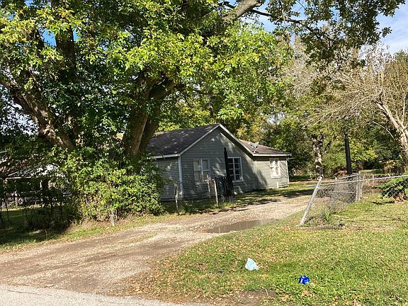 2nd image of 1717 Schilder Dr