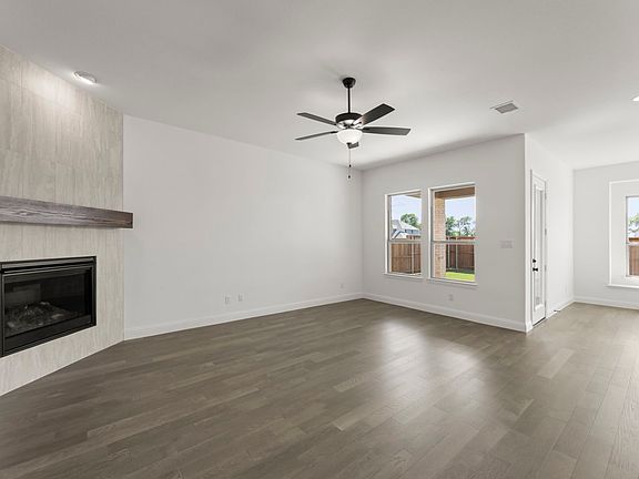 3rd image of 1426 Colorado Rd