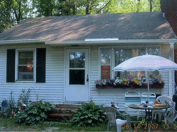 36 Todd Hill Rd, Poughkeepsie, NY 12603