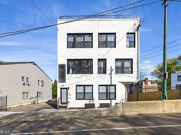 2nd image of 4921 Chester Ave